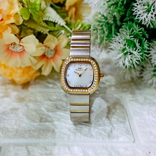 ساعة نسائي بتصميم جديد وانيق