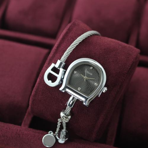 ساعة نسائية فاخرة