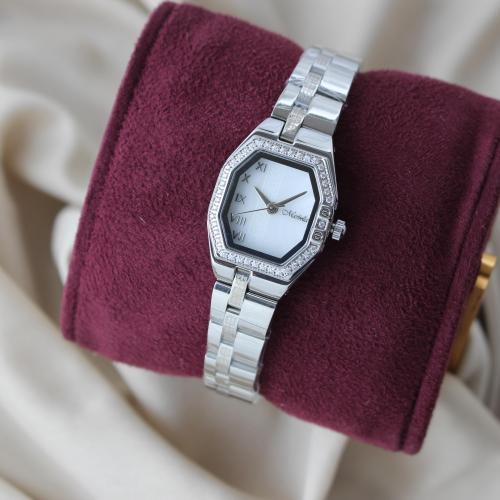 ساعة نسائية ماربيلا