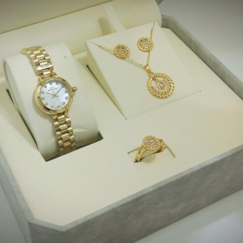 طقم نسائي ساعة وسلسال وخاتم زركون