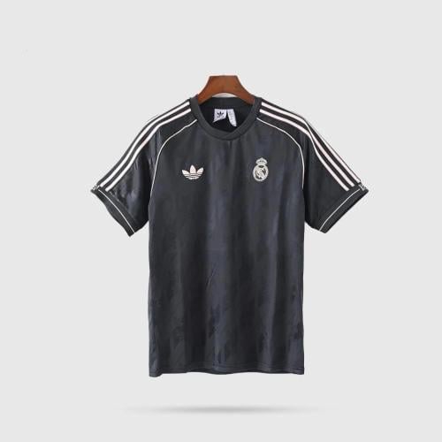 تيشيرت ريال مدريد كلاسيك