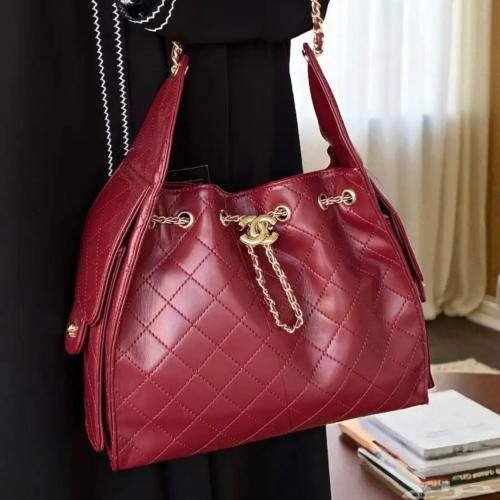 شنطة شانيل CHANEL الفاخرة - احمر