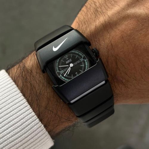 ساعة نايكي الرياضية الفاخرة - اسود