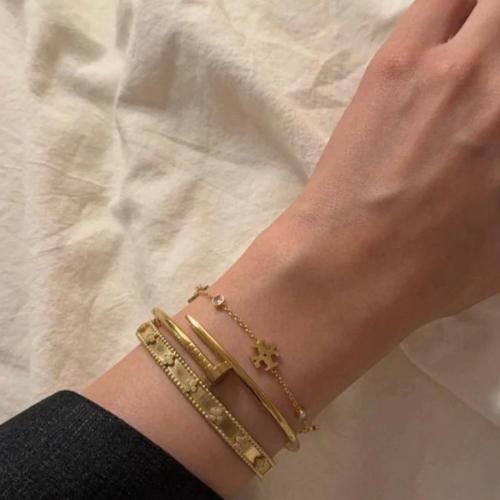 طقم اساور نسائي C03