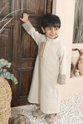 دقله ولادي قماش لنن فاخر مع تطريز الاسم حسب الطلب