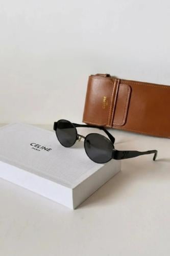 نظارة سيلين Celine شمسية بإطار اسود وعدسات سوداء
