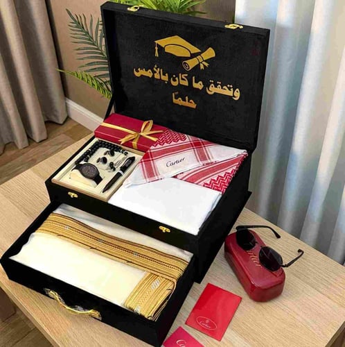 بوكس هدايا رجالي فاخر – طقم بشت وشماغ كارتير مع اك...