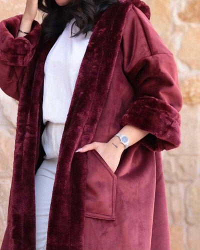 فروة شتوية نسائية مخملية مع هودي - لون عنابي