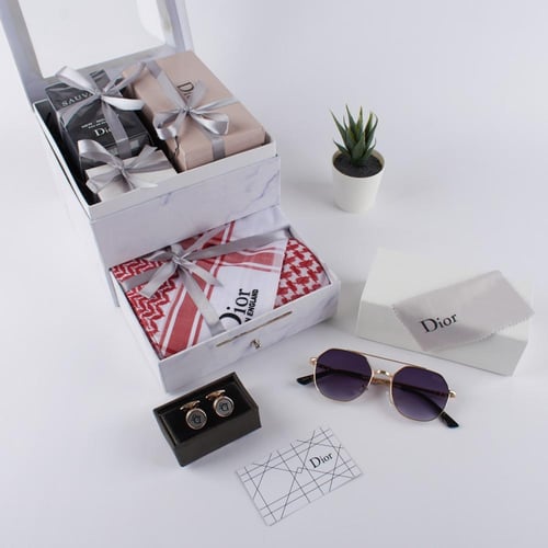 بوكس هديه رجالي - شماغ مع عطر ونظارة وكبك