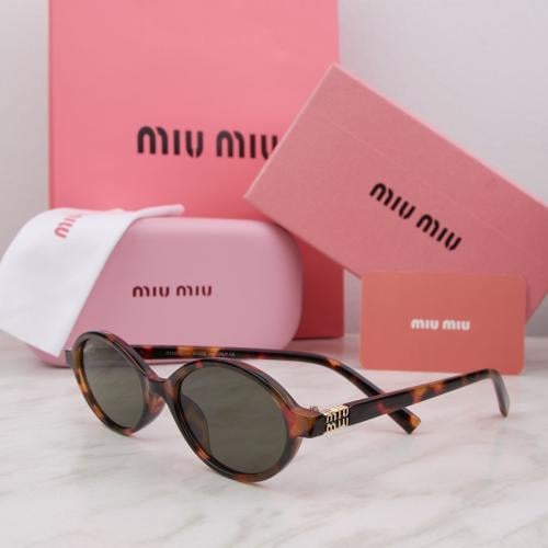 نظارة ميو ميو تايقر (Miu Miu) بإطار فاخر