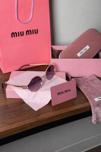 نظارة نسائية ميو ميو miu miu الشمسية