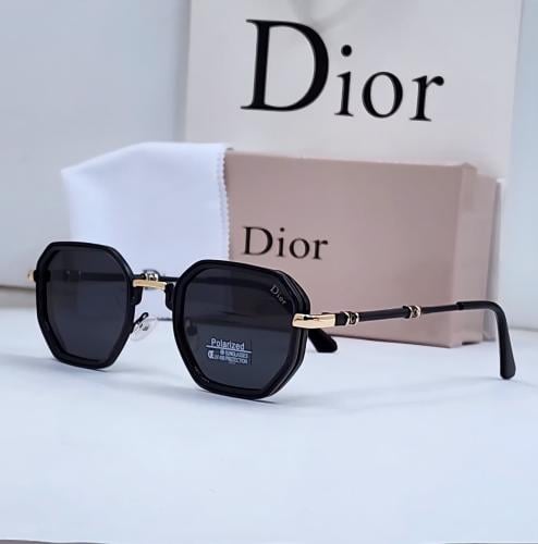 نظارة ديور شمسية بإطار هندسي أسود وذهبي