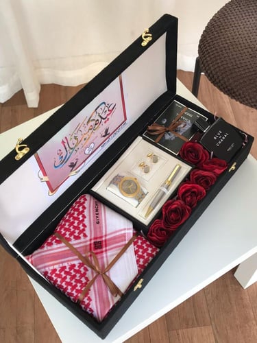 طقم هدايا رجالي - بوكس مناسب للعيد