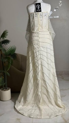 فستان لونين مطرز