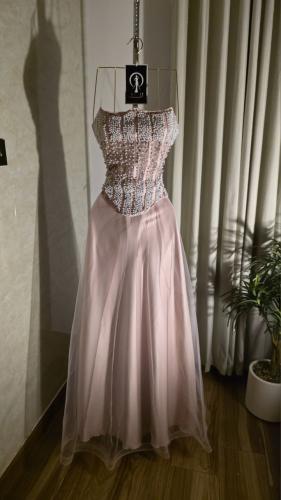 فستان وردي سهره