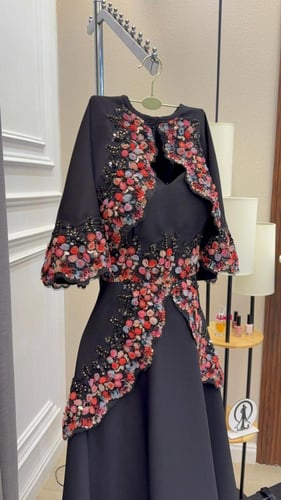 فستان سهره مطرز ورد