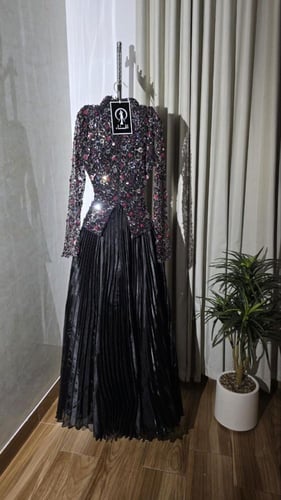 فستان اسود لمعه