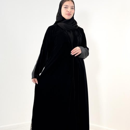 عباية مخمل مع تفته من الخلف قصه كلوش
