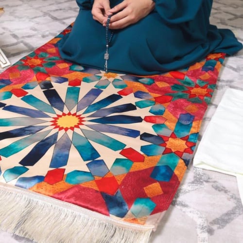 طقم صلاة مكون من سجادة وشرشف صلاة (قطعتين شرشف وحج...