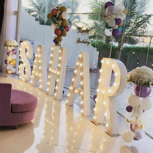 الحروف المضيئة