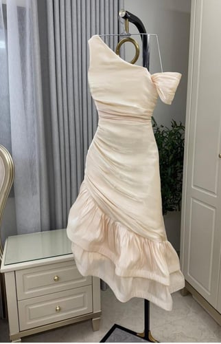 فستان بيج بطبقات راقي