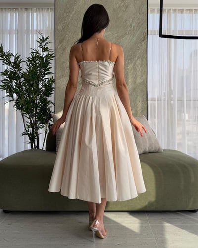 فستان بيج فاتح أنيق وكيوت