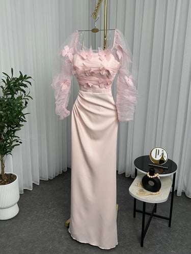 فستان اسماء