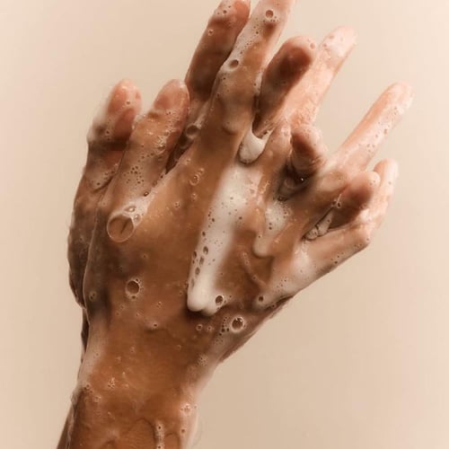 صابونة الحبة السوداء LOVENIAR – نقاء استثنائي