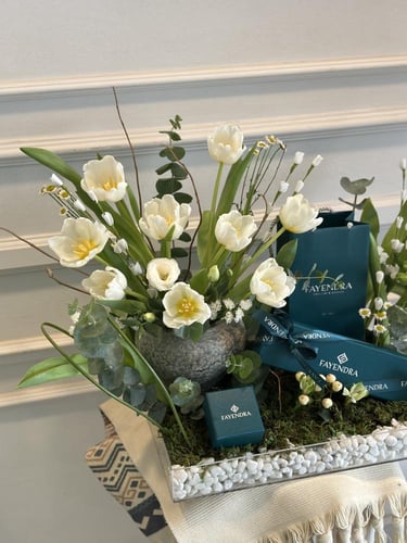 تنسيق اكريلك مع فازه توليب