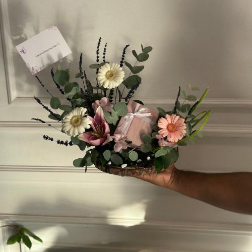 تنسيق الهدية على خشب