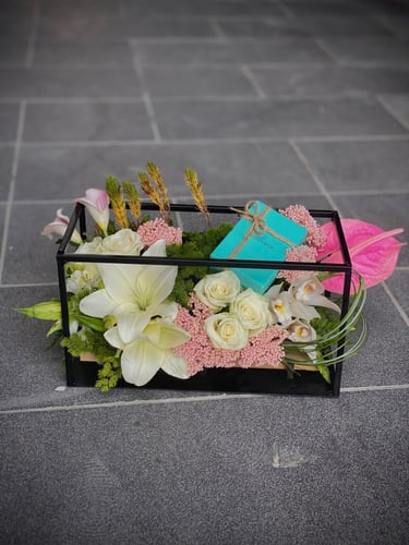 تنسيق الهديه على ستاند حديد