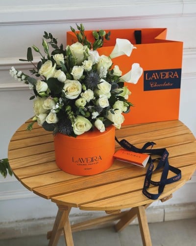 باقه ورد مع حلاوه لافيرن