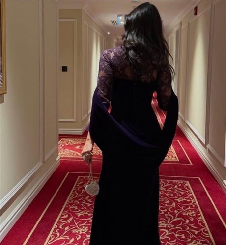 فستان ناعم بأكمام دانتيل لون ليلكي