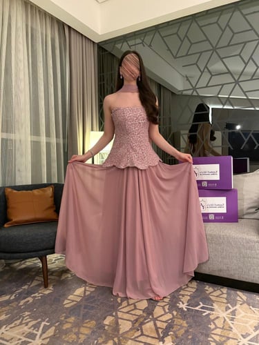 فستان سهرة أنثوي شيفون بلون وردي