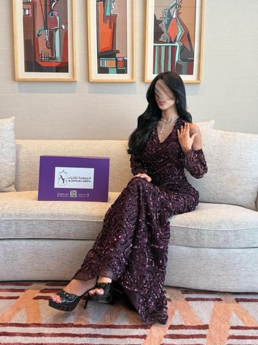 فستان الموجة اللامعة بتصميم الكتف المكشوف