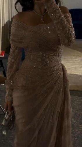 فستان سهرة فخم بتصميم أنيق