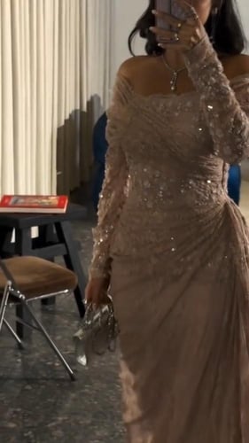 فستان سهرة فخم بتصميم أنيق