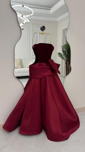 فستان احمر فخم