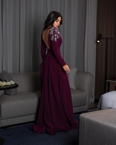 فستان سهره باربي مطرز بنفسجي بأكمام طويلة