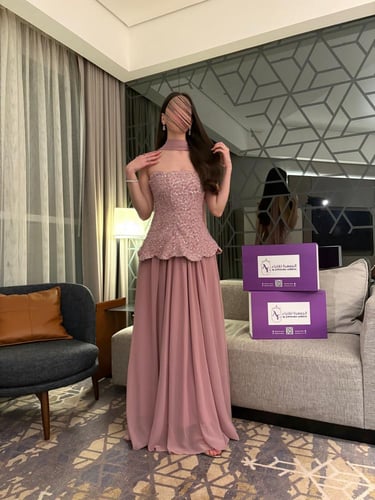 فستان سهرة أنثوي شيفون بلون وردي