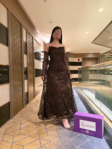 فستان سهره باللون البني الداكن