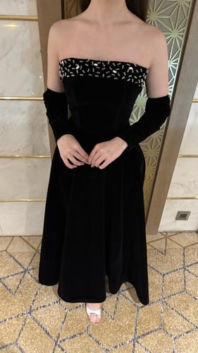 فستان سهره مخمل ملكي بلون الاسود