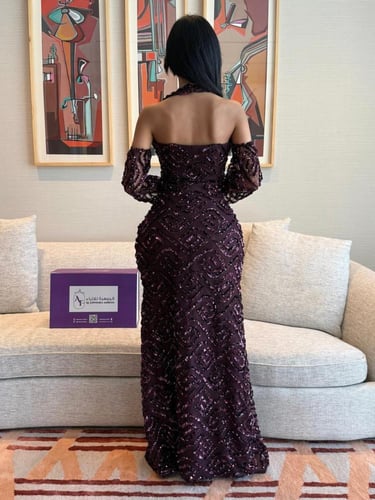 فستان الموجة اللامعة بتصميم الكتف المكشوف