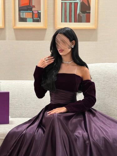 فستان السهرة المخملي والساتان