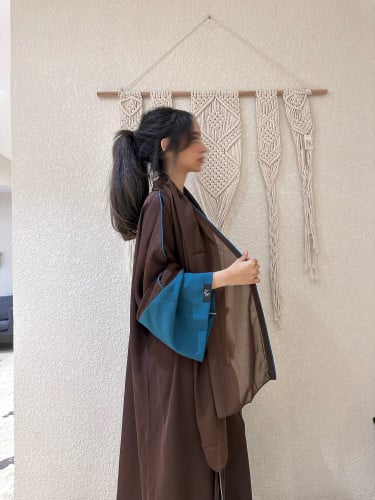 عباية مورّق