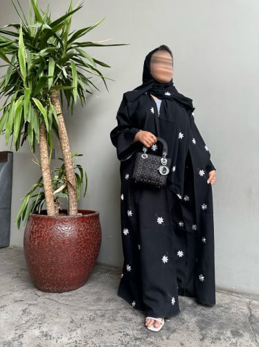 عباية لوليا