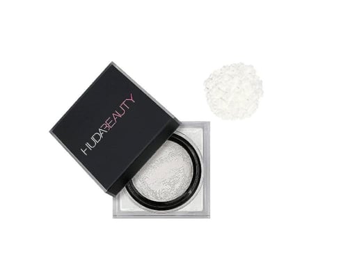 بودرة ايزي بك المنثوره من هدى بيوتي