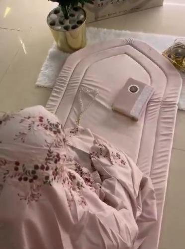 طقم مخمل الباليسه شرشف +طرحة+سجاده +مصحف+بيت مصحف...