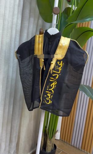 طقم العيد ثوب ا سود وبشت بالاسم تطريز