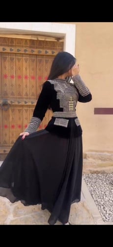 بلوزة عسيري مخمل استرتش